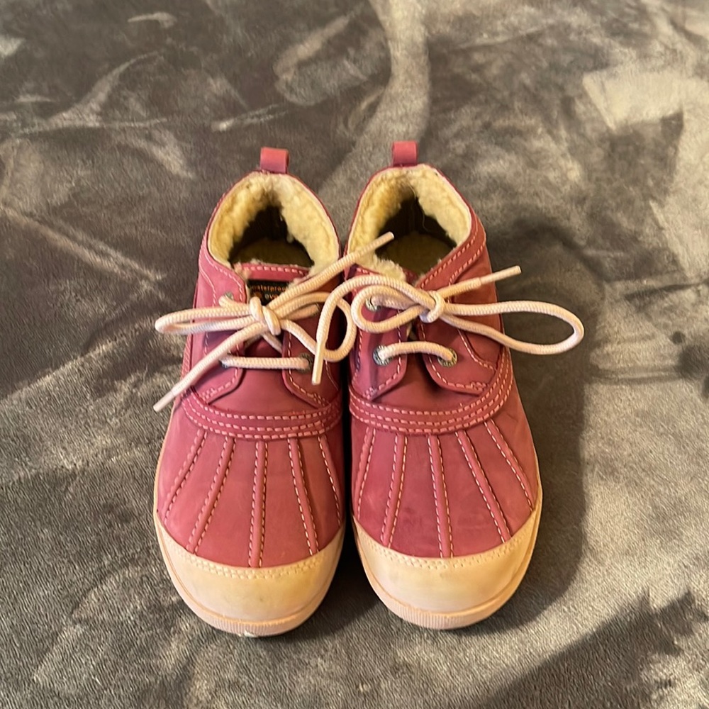 Uggs sneakers for girls
